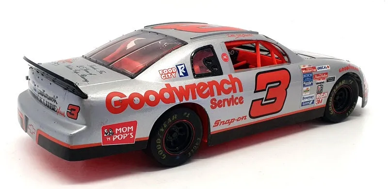 Ertl 1/18 Scale Diecast 7011 - Chevrolet #3 Goodwrench Dale Earndhardt