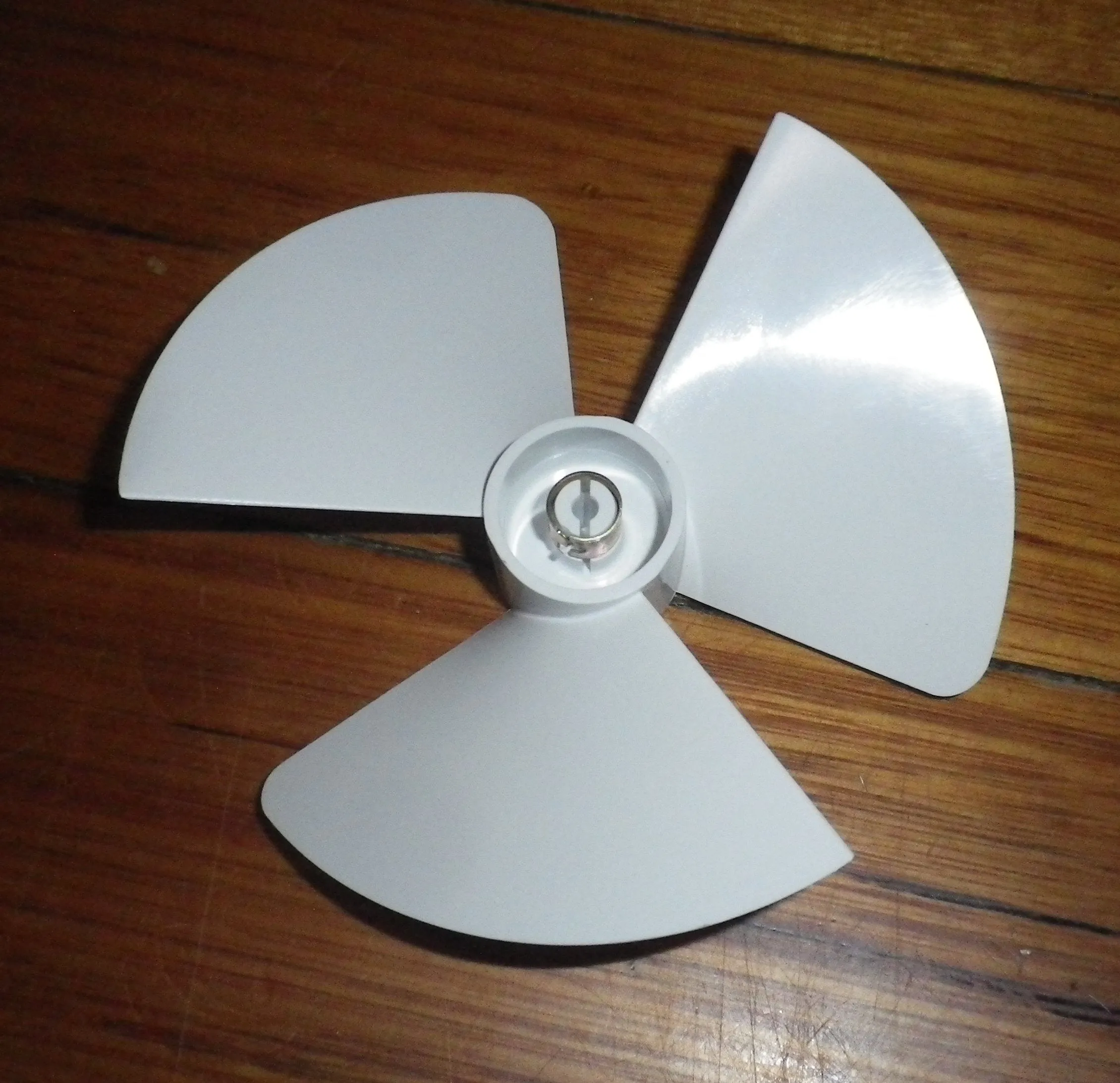 Genuine Fisher Paykel 10.2cm Plastic CW Fan 3mm Mount & 3 Blades - Part # FP820098