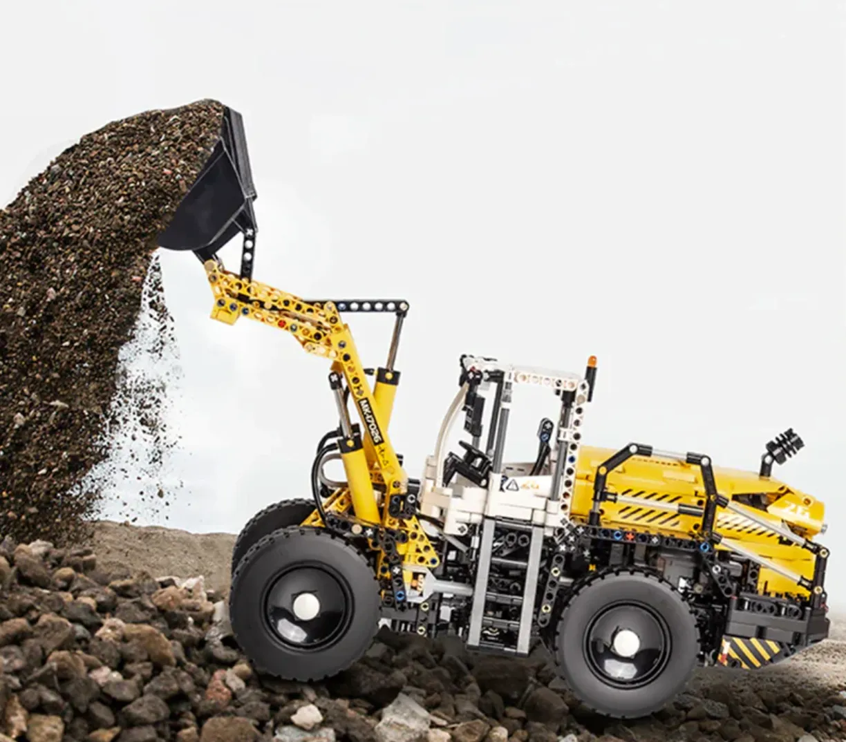 Remote Controlled Liebherr L550 Wheel Loader Brick Set