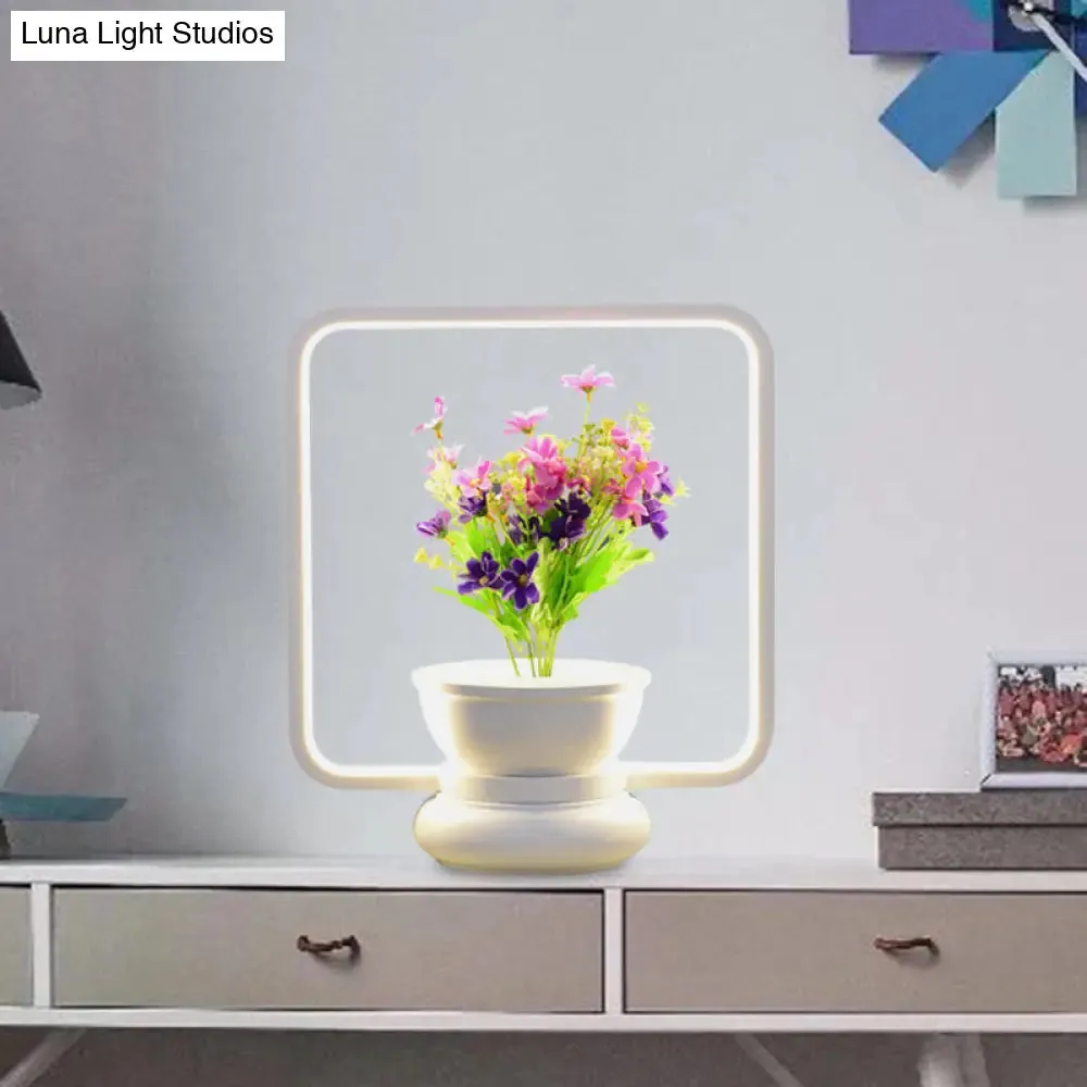 Stylish Metal LED Night Lamp with Plant Decoration - Round/Square Shape, Warm/White Light - for Bedroom Table